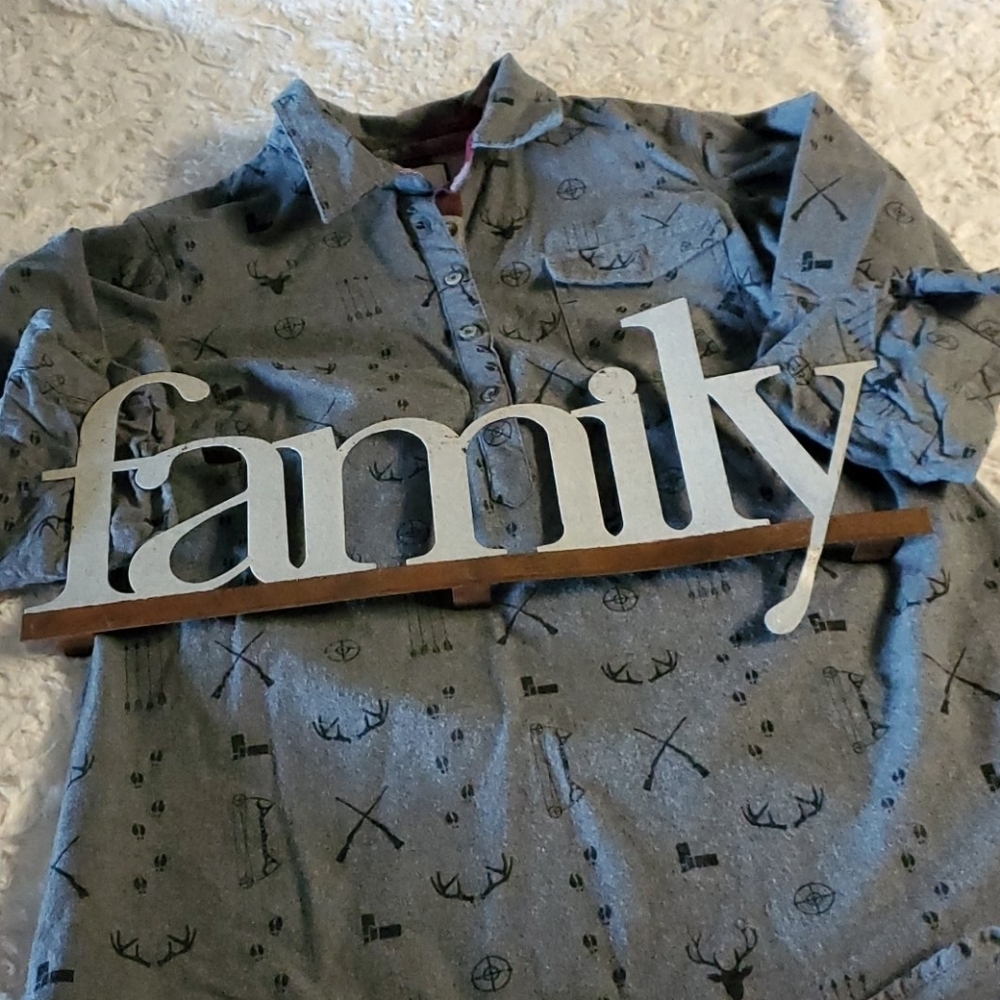 Legendary Whitetails Womens XL Gray Hunting Print Button Up Shirt Antler Track